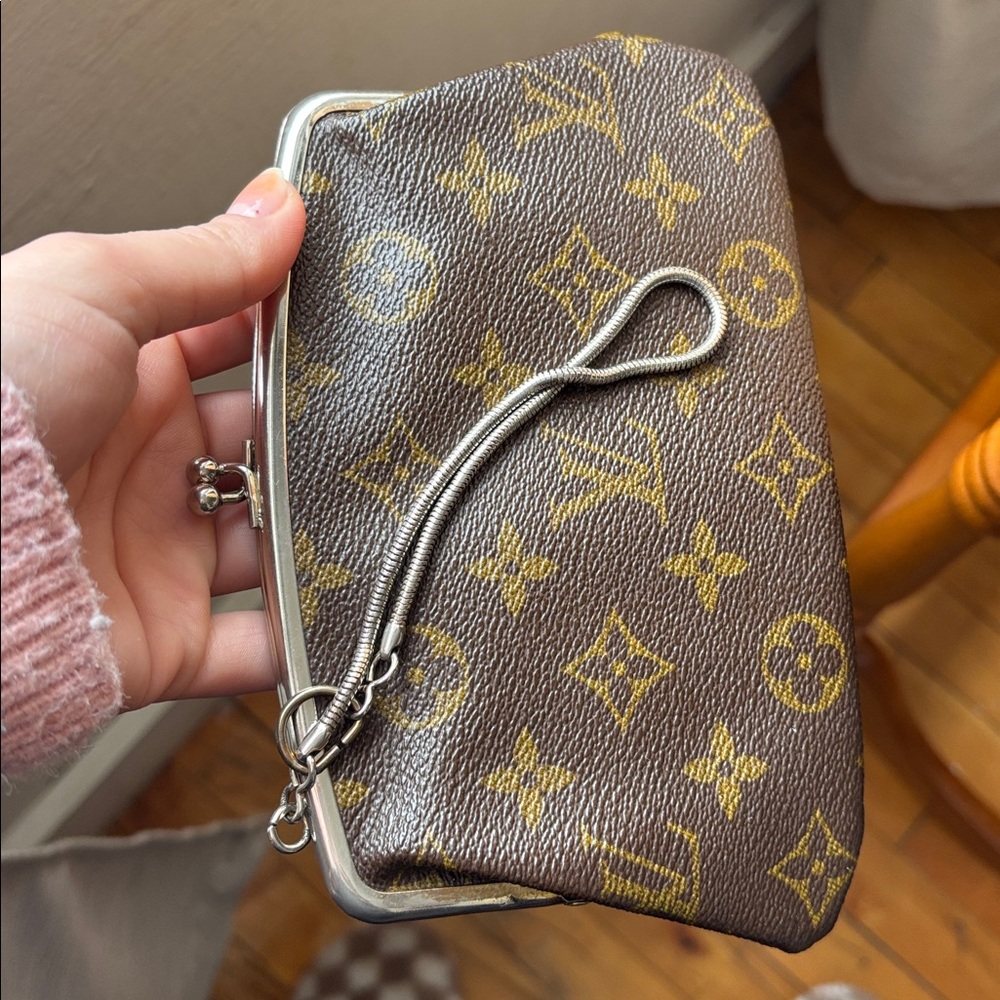 Louis Vuitton Brown and Gold Wristlet - Picture 14 of 15